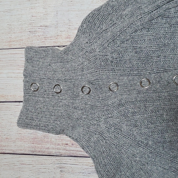 SO Womens Size Large Long Sleeve Grey Sweater - Picture 4 of 13